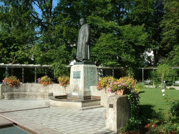 Estátua de Kneipp em Bad Woerishofen, Alemanha — Fotografia de Stock