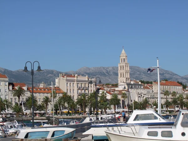 Split hamn och gamla historiska staden — Stockfoto