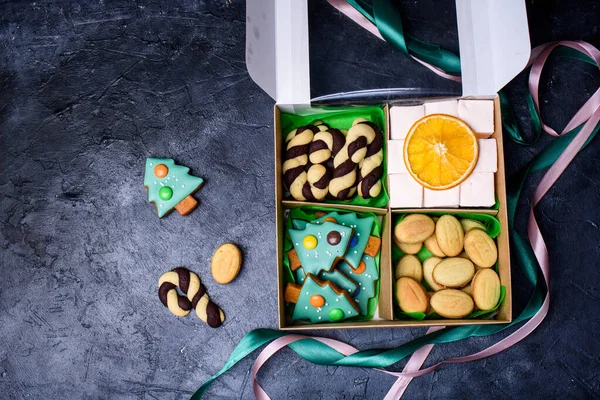 Boîte Avec Rubans Satin Délicieuses Friandises Pour Nouvel Noël Desserts — Photo