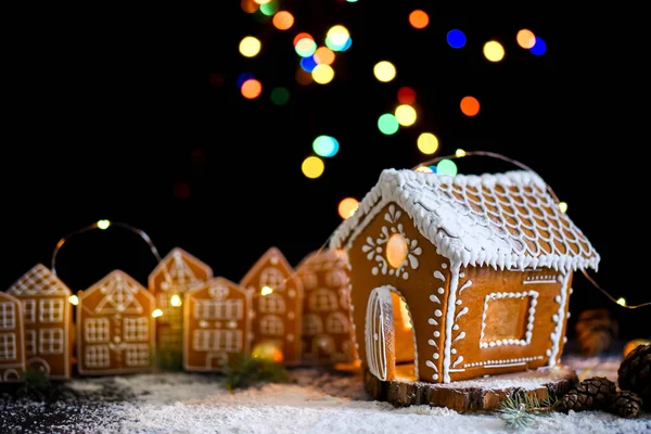 Winterpeperkoek Huis Met Licht Van Ramen Peperkoek Stad Grote Zijlichten — Stockfoto