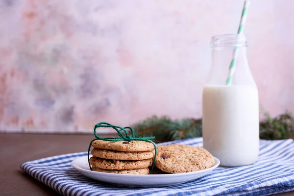 Contenido Año Nuevo Con Galletas Horno Leche Regalos Juguete Para —  Fotos de Stock