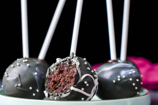 Вкусный Шоколад Палочке Темном Фоне Сладкая Закуска Кейка — стоковое фото