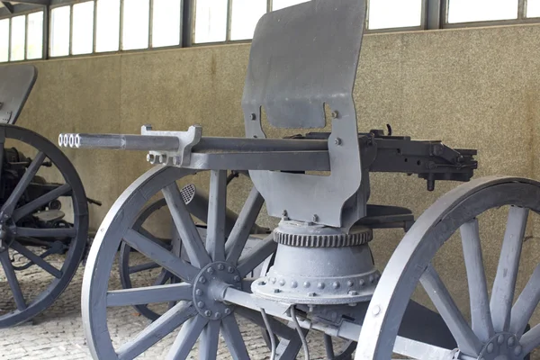 公園で古い海軍大砲 — ストック写真