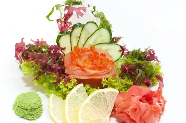 Sashimi cozinha japonesa com legumes e — Fotografia de Stock