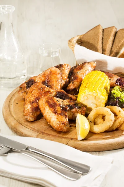 Chicken wings are grilled — Stock Photo, Image