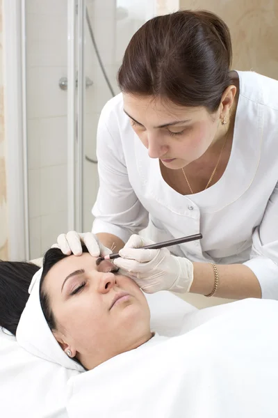 Mikrobleyding eyebrows workflow — Stock Photo, Image