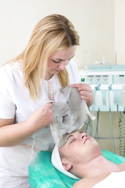 adam maske kozmetik prosedür