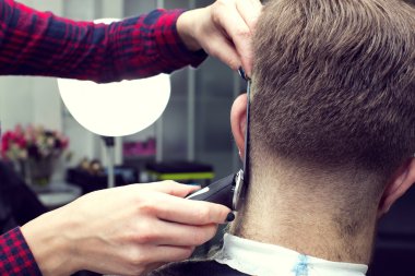 Kuaför, genç adam