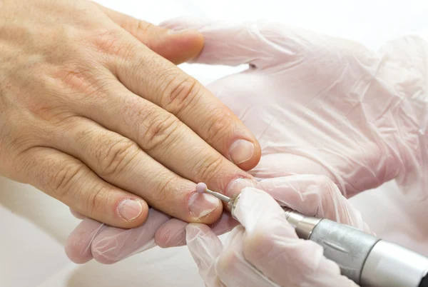 Mannelijke manicure proces — Stockfoto