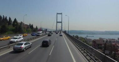  İstanbu'da Boğaziçi Köprüsü