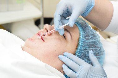 Enjeksiyon ile kozmetik tedavi 