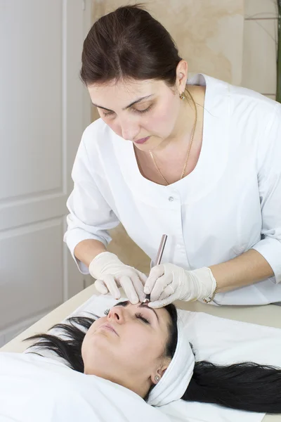 Mikrobleyding flujo de trabajo de las cejas —  Fotos de Stock