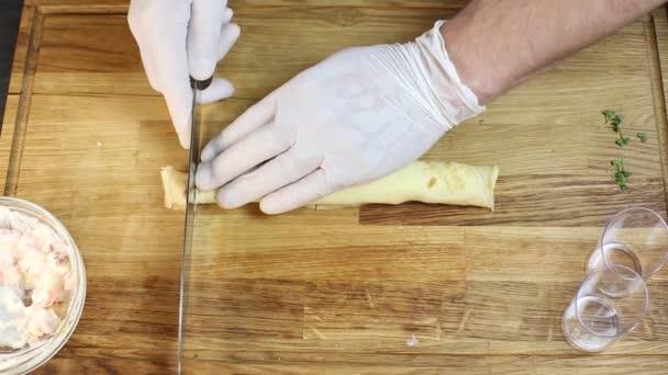 Μαγείρεμα μίνι καναπεδάκια — Αρχείο Βίντεο