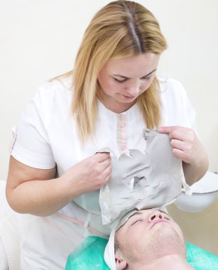 adam maske kozmetik prosedür