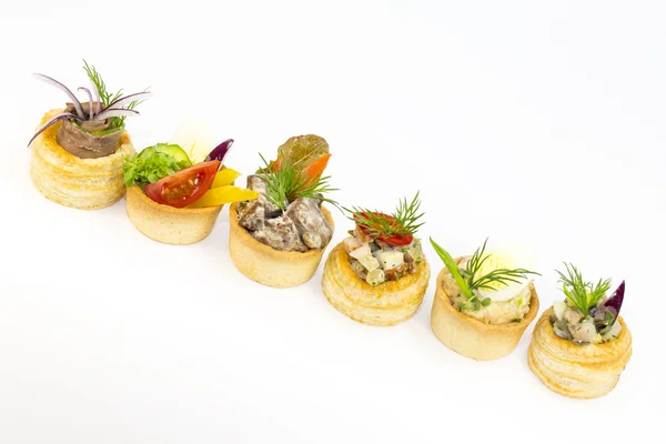 Mini canapé con carne y verduras — Foto de Stock