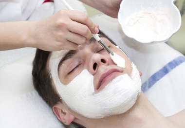 adam maske kozmetik prosedür