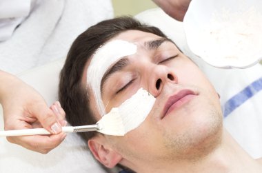 adam maske kozmetik prosedür