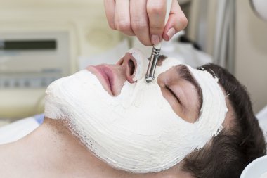 adam maske kozmetik prosedür