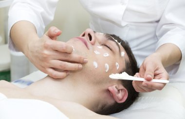 adam maske kozmetik prosedür