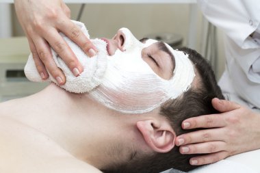 adam maske kozmetik prosedür