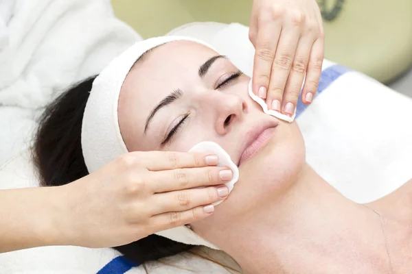 Proces van massages en gezichtsbehandelingen — Stockfoto