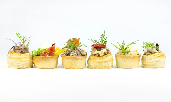 Mini canapé con carne y verduras — Foto de Stock