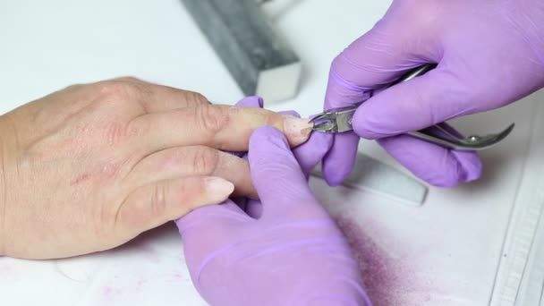 Kobieta robi manicure — Wideo stockowe