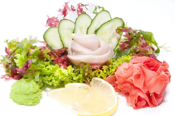 Cozinha japonesa sashimi com legumes — Fotografia de Stock