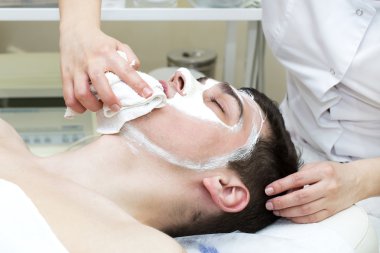 adam maske kozmetik prosedür