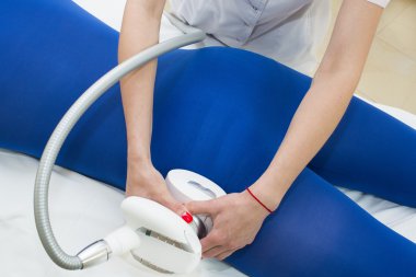 Klinik lipomassage işleme