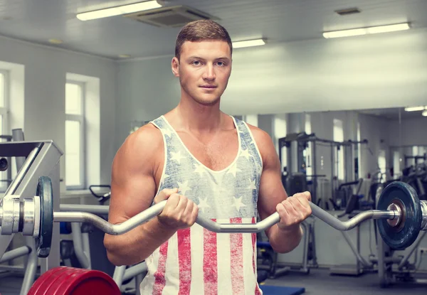 Young man training in the gym — Stock Photo, Image