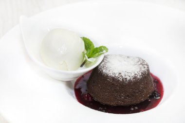 parça kek dekore edilmiş 