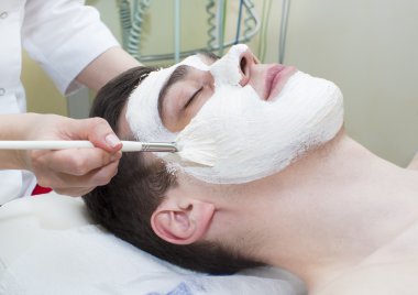 adam maske kozmetik prosedür