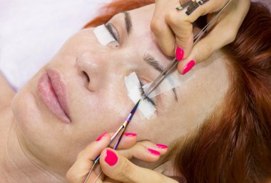 kirpik uzatma işlemi