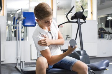 spor için çocuk genç giriyor