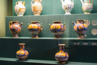 MÜZİK, Almanya - 27 Kasım 2018: Münih 'teki Bavyera Ulusal Müzesi' nde yemek pişirme tarihi ve koleksiyonu sergisi.