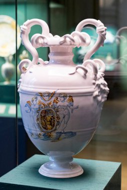 MÜZİK, Almanya - 27 Kasım 2018: Münih 'teki Bavyera Ulusal Müzesi' nde yemek pişirme tarihi ve koleksiyonu sergisi.