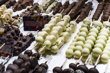 Yakından çekilen renkli jöleli şekerlerin arka planı