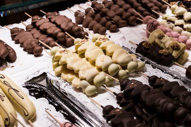 Yakından çekilen renkli jöleli şekerlerin arka planı