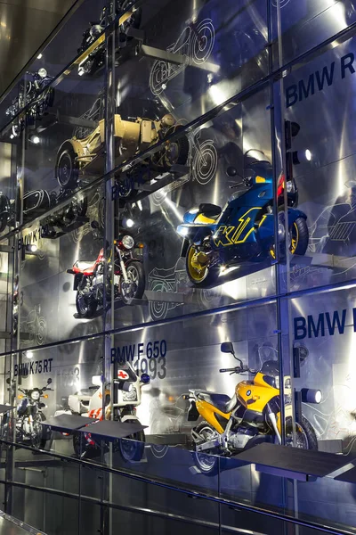 2018 전설적인 모델의 자동차 오토바이 Bmw 박물관에서의 전시의 — 스톡 사진