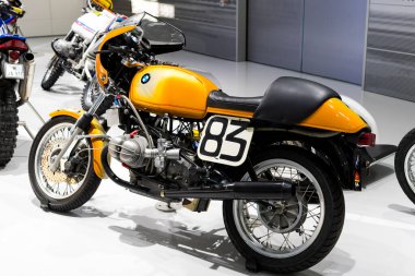 Münih, Almanya - 24 Kasım 2018: Sergi ve başarıları otomobil ve motosiklet Bmw Müzesi'nde efsanevi modellerinin ve sergiler. 