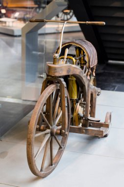 Münih, Almanya - 26 Kasım 2018: topluluğu tarihsel olarak bilinen ve Münih ulaşım Müzesi (Deutsches Museum Verkehrszentrum Araçlar). 