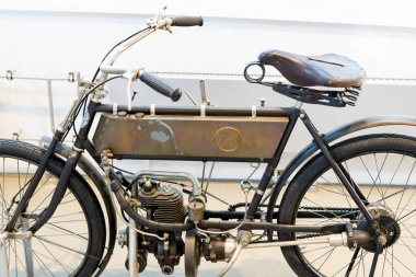 Münih 'te Ulaşım Müzesi, 26 Kasım 2018, Münih. Retro ulaşım ve aksesuar koleksiyonu ülkenin bir mirası..