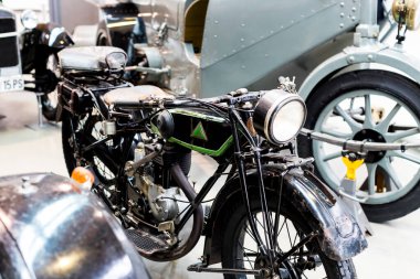 Münih 'te Ulaşım Müzesi, 26 Kasım 2018, Münih. Retro ulaşım ve aksesuar koleksiyonu ülkenin bir mirası..