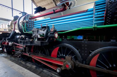 MADRID, İspanya - 27 Mart 2018: Madrid 'deki demiryolu müzesindeki tren kompartımanının iç vagonları. 