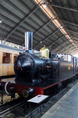 MADRID, İspanya - 27 Mart 2018: Madrid 'deki demiryolu müzesindeki tren kompartımanının iç vagonları. 