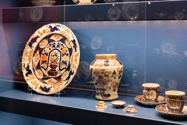 Munich Germany 2018年11月27日 来自巴伐利亚国王系列的陶器和餐具陈列在博物馆里 — 图库照片