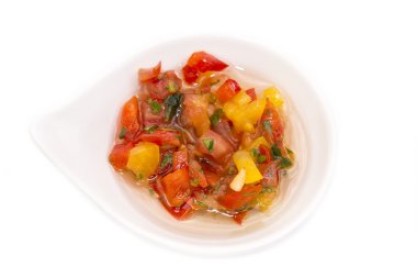 beyaz zemin üzerinde soslar