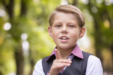 Bir çocuğun portresi.