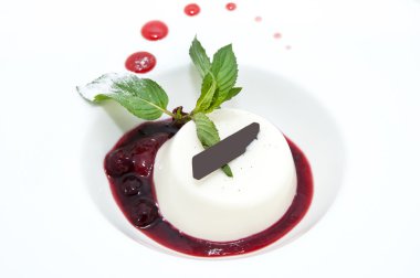 Kremalı çikolatalı tatlılar ve dondurma